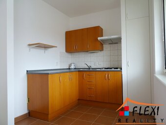 Pronájem prostorného bytu 1+kk s lodžií, 34 m2, Ostrava - Bě - 3