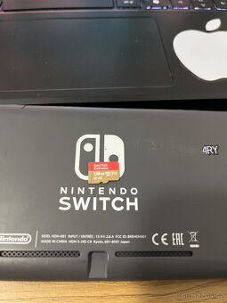 Nintendo Switch Lite - 3