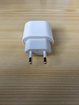 Apple USB-C 20W adaptér - 3