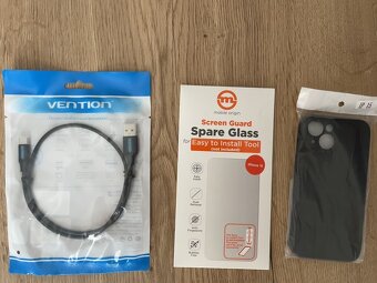 iPhone 15 128GB Black + příslušenství - 3