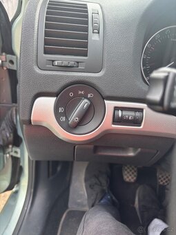 Prodám Škoda octavia 2 1.6 TDI 77 kw - 3