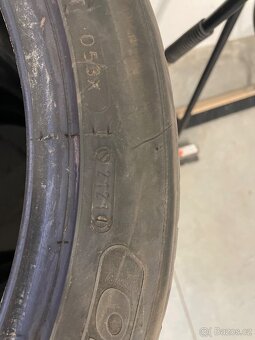 225/45R18 - 3