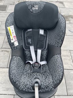 Britax Römer Dualfix i-Size (do 18 kg) - 3