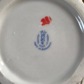 Porcelánové košíky prolamované s květinovým vzorem - 3