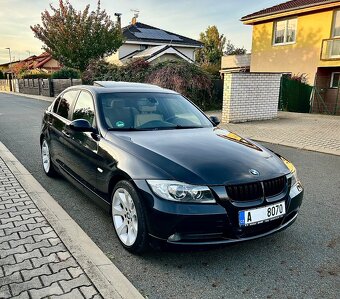 BMW E90 325i rezervováno - 3