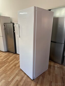 Mrazák Liebherr (132) - 3