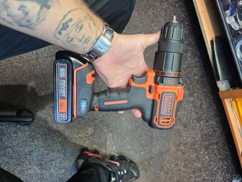 Aku vrtačka Black+Decker 18V, 2 baterie, kufr – TOP stav - 3