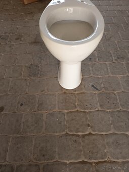 Záchod - 3