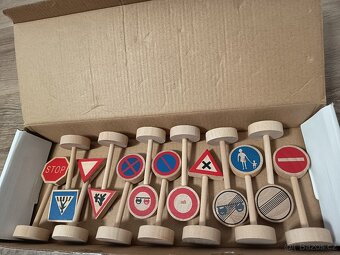 Dopravní značky dřevěné - 3