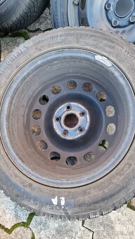 Zimaky na plechu ze superb 2. Pneu 205/55 r16 - 3