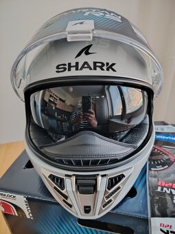 SHARK SPARTAN RS - 3