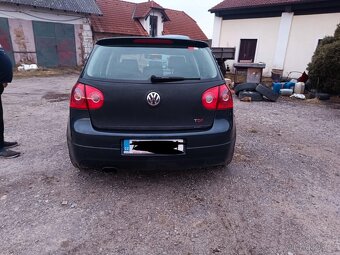 VW Golf 5 - 3