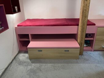 Atypická postel s úložným prostorem - 3