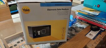 Trezor YALE Safe Value Medium YSV/250/DB1 - 3