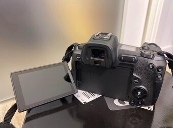 Canon eos R - 3