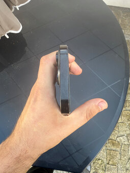 iPhone 14 Pro (128 GB) - Vesmírná černá - 3