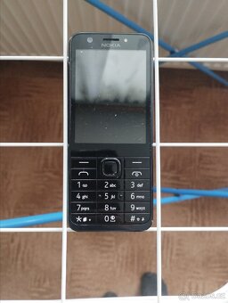 Nokia 230 s nabíječkou - 3