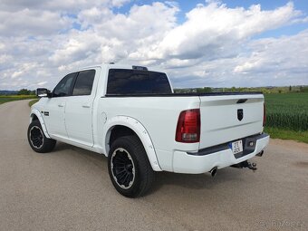 Dodge RAM 1500 Sport 5.7 V8 HEMI 4x4 Vzduch. podvozek - 3