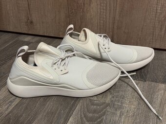 Lehké běžecké tenisky Nike vel. 39 - 3