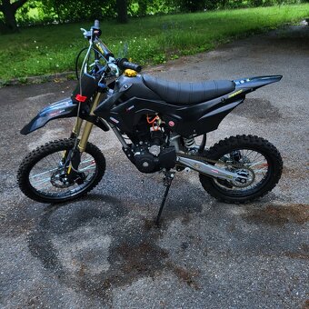 PRODÁM NEJEŽDĚNÝ PITBIKE 250cc - 3