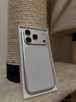 Apple iPhone 17 Pro 256GB stříbrný - 3