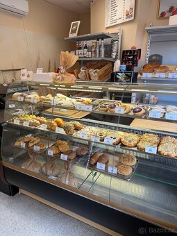 Vitrína do pekárny/kavárny chladící svítící - 3