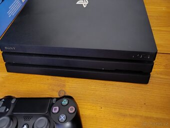 PS4 Pro 1TB, originál ovladač, komplet balení / PlayStation - 3