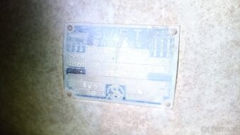 Starý stabilní elektromotor - 3