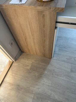 Kancelářský stůl světlý - 3