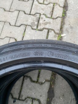 225/40/18 letní - 3