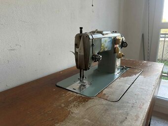 Šicí stroj Lada s elektrickým pohonem - 3