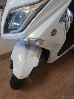 Elektrický skútr HECHT EQUIS - 3