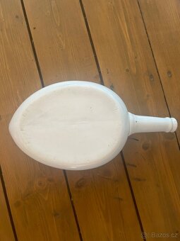 Starý (80 let) porcelánový nočník s rukojeti - 3