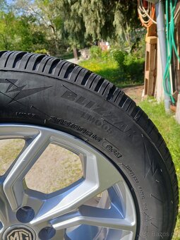 ALU Kola a MG ZS - 3