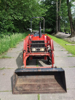 Traktor Yanmar F20D - 3