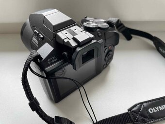 Olympus Stylus SP-100EE - 3