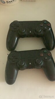 Ps4 pro 1tb + 2x ovladač + hra FIFA 17 - 3