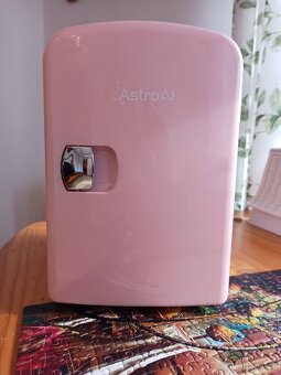 Přenosná mini lednička AstroAI - 3