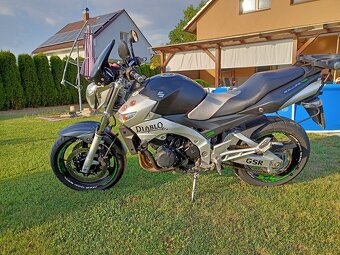 Suzuki GSR 600 - 3