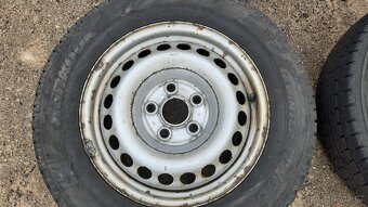 4ks kol Volkswagen transporter T5 se zimnimi pneu - 3