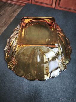 Stará skleněná miska. - 3