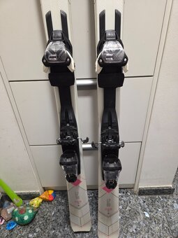 Sjezdové carvingové lyže Volkl Flair v délce 159 cm - 3