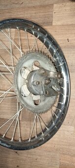 Babetta 210 - zadní kolo bez duše a pneu - 3