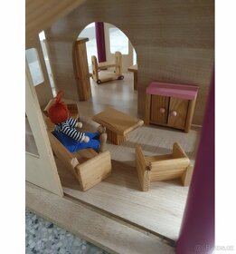 Dřevěný domeček pro panenky - 3