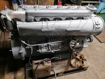 Praga v3s motor po opravě do jeřábu - 3