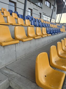 Tribunové sedačky - 3