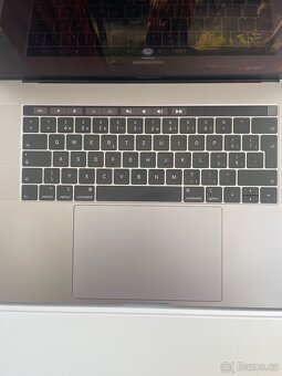 MacBook Pro 15” - Intel Core i7, 16 GB RAM, 512 GB SSD - 3