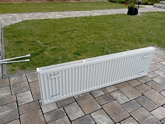 Radiátor KORADO RADIK VKL 22/400/1400 (spodní připoj - 3