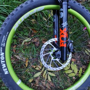 Odpružená vidlice MTB 27,5" FOX 36 Float factory, Kashima co - 3
