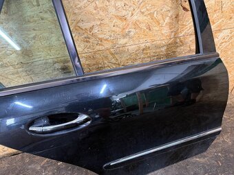 ZADNÍ PRAVÉ DVEŘE MERCEDES W211 KOMBI - 3